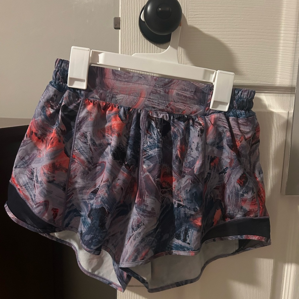 Lululemon Atmospheric Purple Multi / Classic Navy Print Hotty Hot Shorts